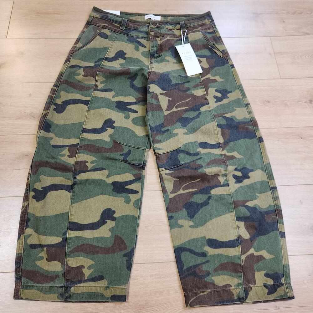 Risen Barrel Wide Leg Crop Jeans Womens 15/32 Camo Mid Rise Army Denim